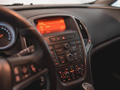 Opel Astra 1.4 Turbo AT (140 л. с.)