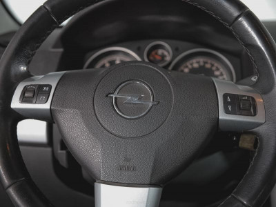 Opel Astra 1.6 MT (103 л.с.)