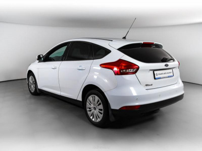 Ford Focus Хетчбэк 1.6 Ti-VCT MT (105 л. с.)