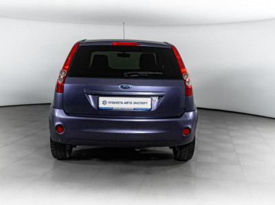 Ford Fiesta 1.6 MT (99 л. с.)