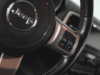 Jeep GRAND CHEROKEE 3.6 AT (286 л. с.)