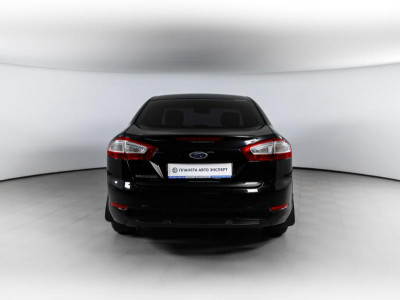 Ford Mondeo 2.0 Duratec MT (145 л. с.)