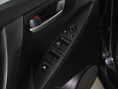 Mazda 3 1.6 MT (105 л. с.)