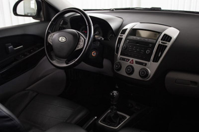 Kia Ceed 1.6 MT (122 л. с.)