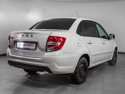 LADA Новая Granta седан 1.6 MT 8кл (87 л. с.)