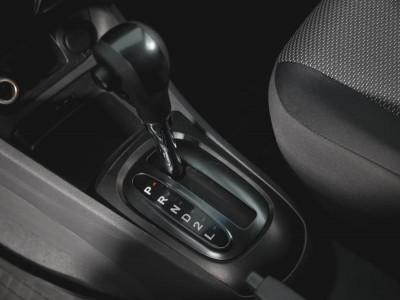 Kia Rio 1.4 AT (97 л. с.)