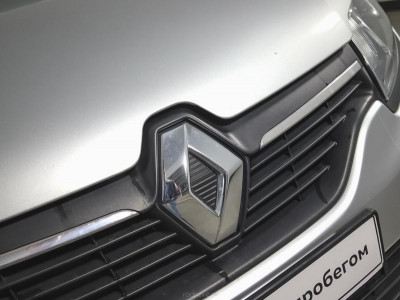 Renault Logan 1.6 AT (102 л. с.)
