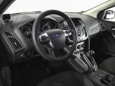 Ford Focus 1.6 MT (105 л. с.)