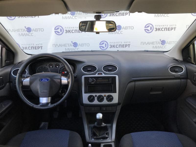 Ford Focus 1.8 MT (125 л. с.)