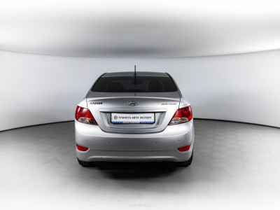 Hyundai Solaris 1.4 MT (107 л. с.)