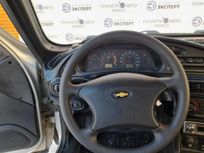Chevrolet niva Niva 1.7 MT (79,6 л. с.)