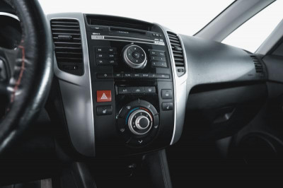 Kia Venga 1.6 MT (125 л. с.)