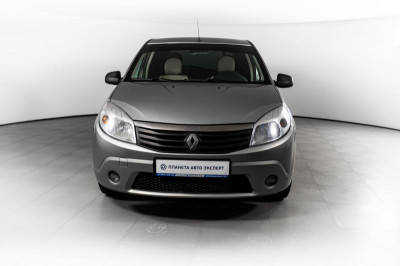 Renault Sandero 1.6 MT (84 л. с.)