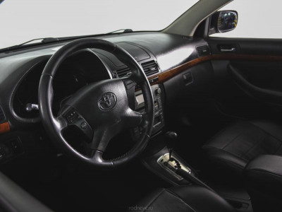 Toyota Avensis 2.0 AT (147 л. с.)