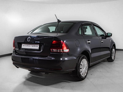 Volkswagen Polo 1.6 MPI MT (110 л. с.)