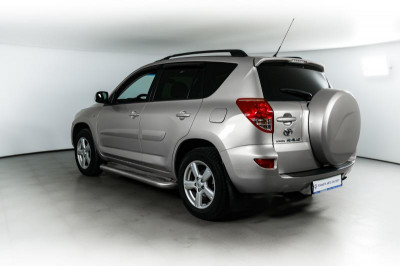 Toyota RAV4 2.0 MT (152 л.с.) 4WD
