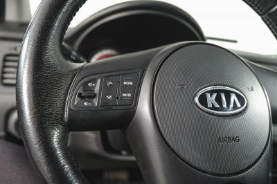 Kia Rio 1.4 AT (97 л. с.)