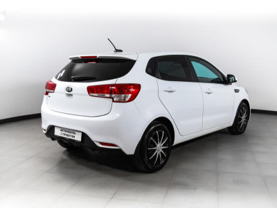 Kia Rio Хетчбэк 1.4 AT (107 л. с.)