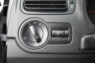 Volkswagen Polo 1.6 Tiptronic (105 л. с.)
