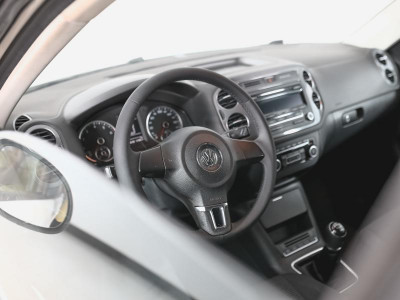 Volkswagen Tiguan 1.4 TSI BlueMotion MT (122 л. с.)