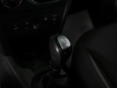 Renault Logan Stepway 1.6 AT (102 л.с.)