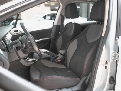 Peugeot 308 1.6 AT (120 л. с.)