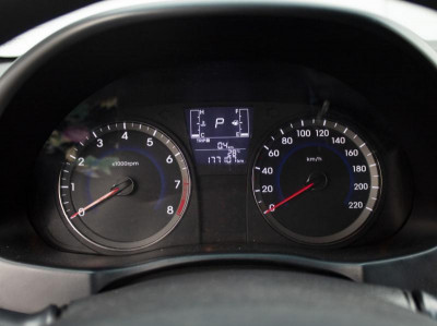 Hyundai Solaris 1.6 AT (123 л. с.)