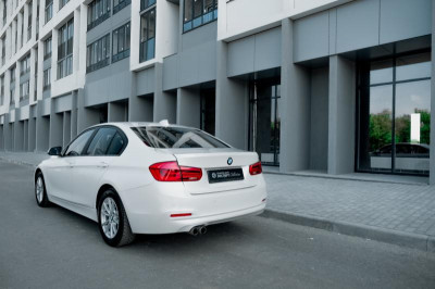 BMW 3 серия 320i AT (184 л. с.)