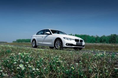 BMW 3 серия 320i AT (184 л. с.)