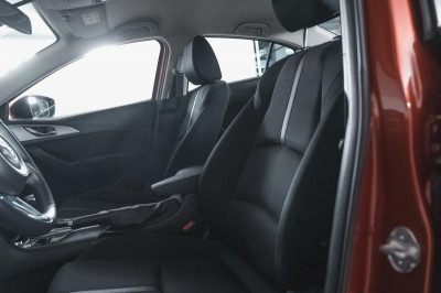 Mazda 3 1.5 AT (120 л.с.)