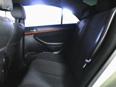 Toyota Avensis 1.8 MT (129 л. с.)