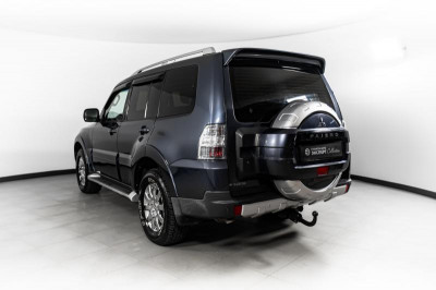 Mitsubishi Pajero 3.8 AT (250 л. с.)