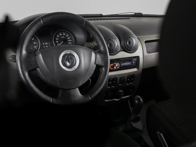 Renault Logan 1.6 MT (84 л. с.)