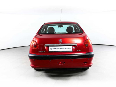 Peugeot 206 1.4 MT (75 л. с.)
