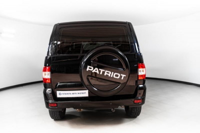 УАЗ Patriot 2.7 MT (135 л. с.)