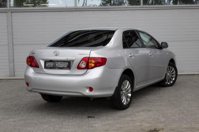 Toyota Corolla 1.6 AT (124 л. с.)