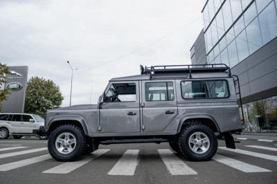 Land Rover Defender 2,4d MT (122 л.с.) 4WD