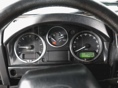 Land Rover Defender 2,4d MT (122 л.с.) 4WD