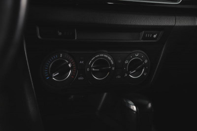 Mazda 3 1.6 AT (104 л. с.)