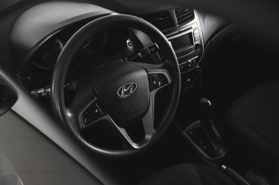 Hyundai Solaris 1.6 AT (123 л. с.)