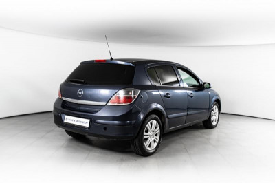 Opel Astra 1.8 AT (140 л. с.)