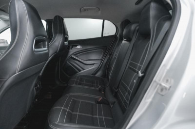 Mercedes-Benz GLA GLA 200 7G-DCT (156 л. с.)