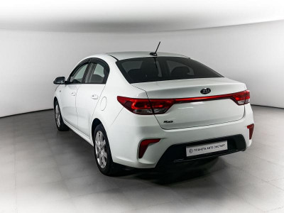 Kia Rio 1.6 MT (123 л. с.)