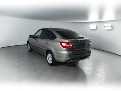 LADA Новая Granta хетчбэк 1.6 MT 16кл (106 л. с.)