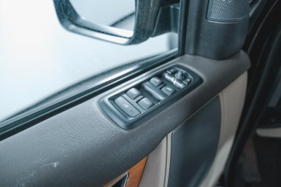 Land Rover Discovery 3.0 TD AT (245 л. с.)
