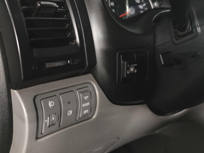 Kia Carnival 2.7 AT (189 л.с.)