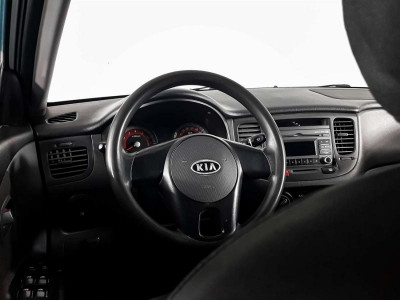 Kia Rio 1.4 MT (97 л. с.)