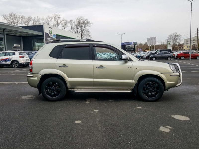 Hyundai Tucson 2.0 MT 4WD (141 л. с.)