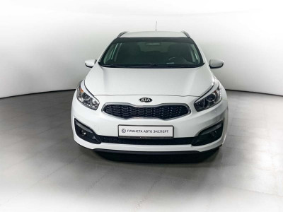 Kia ceed SW 1.6 AT (130 л. с.)