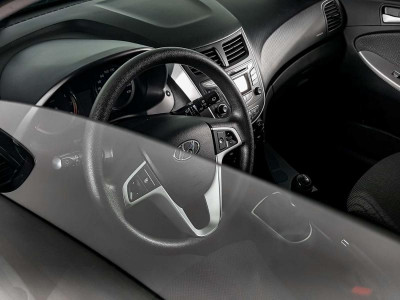 Hyundai Solaris 1.6 MT (123 л. с.)